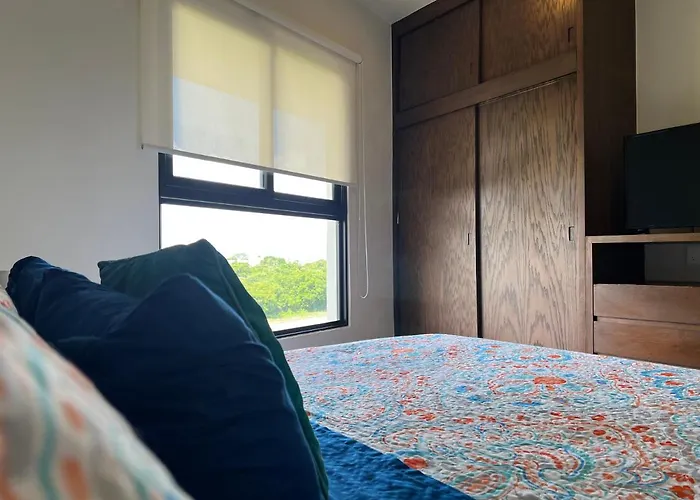 Penthouse At Zulim Condos *